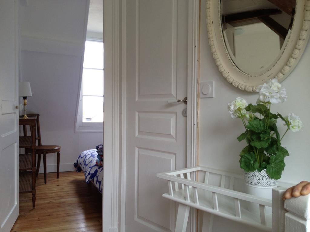 Les Graves Villa Villerville Room photo